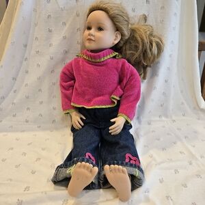 2002 My Twinn Girl Blonde Haie and Blue Eyes with Sweater and Jeans 23"